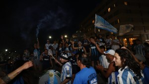 Mirá los festejos de Racing en Viedma y Neuquén por el Trofeo de Campeones