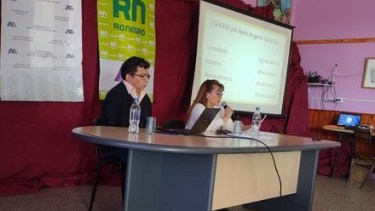 La intendente Silvina Frías (JSRN) brinda detalles sobre el Presupuesto 2023. Foto: gentileza. 