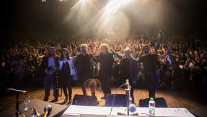 Dolina y La Venganza será Terrible hizo estallar al Centro Municipal de Cultura en Viedma