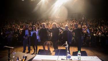 Dolina y La Venganza será Terrible hizo estallar al Centro Municipal de Cultura en Viedma