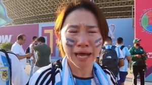 Mundial Qatar 2022: El conmovedor llanto de una hincha japonesa por Lionel Messi
