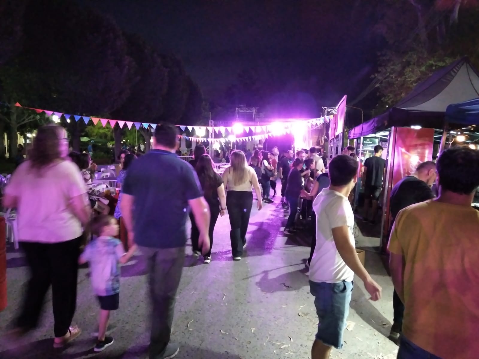 Aniversario de Villa Regina hoy domingo última noche de festejos con