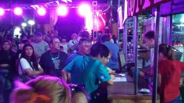 Un buen marco de público dio marco a la primera noche de festejos del aniversario de Regina. (Foto Pablo Accinelli)