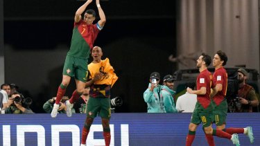Cristiano hizo historia en el triunfo de Portugal. (AP Photo/Hassan Ammar)