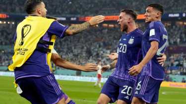 Alexis Mac Allister, celebra el primer gol frente a Polonia (AP Photo/Natacha Pisarenko)