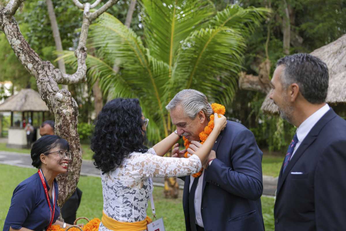 El presidente Alberto Fernández arribó hoy a Indonesia para participar de la Cumbre de Jefes de Estado y de Gobierno del G20 en la isla de Bali. Foto Télam. 