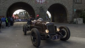 La fiesta de las Mil Millas Sport cautivó a los fanáticos de los autos clásicos en Bariloche