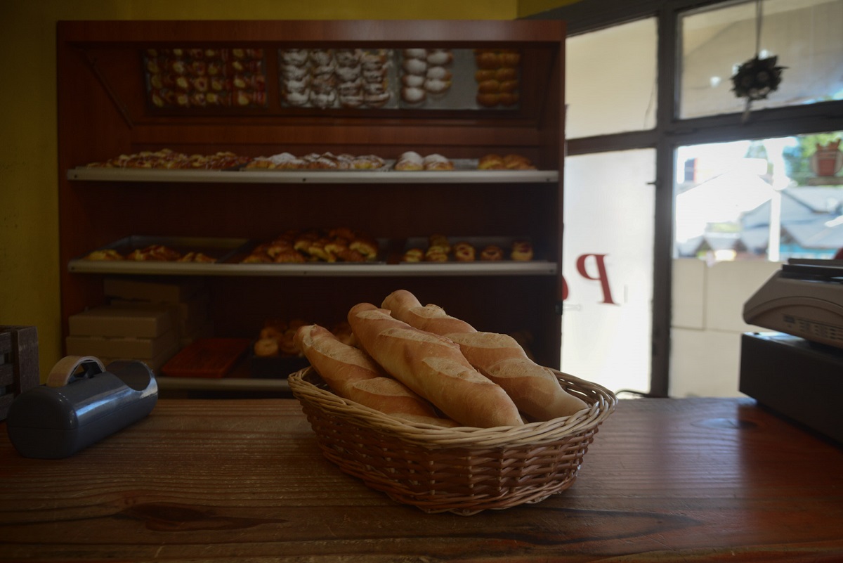 El precio del pan en Bariloche todavía se mantiene con los valores de octubre. Foto: Marcelo Martinez