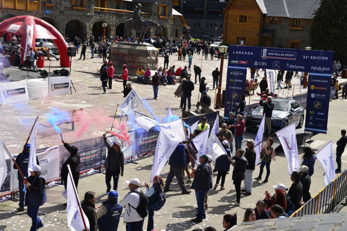 El sindicato gastronómico protestó a finales de noviembre pasado en el Centro Cívico de Bariloche durante la largada simbólica de las Mil Millas Sport. (foto de archivo)