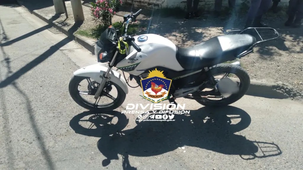 moto recuperada que había sido robada el pasado 27 de agosto en el supermercado Jumbo de Neuquén. 
