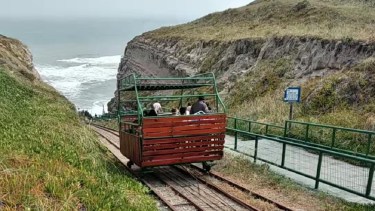 Durante este fin de semana comenzó a funcionar el carrito elevador en La Lobería.