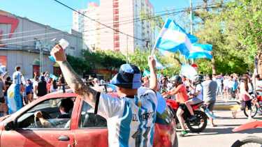Festejos del partido de Argentina vs Polonia en Cipolletti. Foto Archivo: Florencia Salto. 