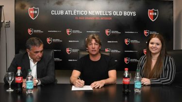 Heinze firmó contrato por un año. (Foto: @Newells)