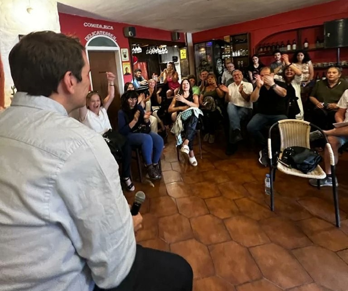 Cervi intensificó su visita a distintas localidades de Neuquén en pos de su candidatura a gobernador. (Twitter).-