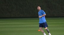 Imagen de Messi entrenó diferenciado: qué se sabe del estado físico del capitán de la selección