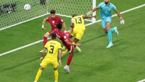 Primera polémica del Mundial: le anularon un gol a Ecuador mediante el VAR