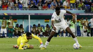 El blooper del arquero de Portugal que casi termina en el empate de Ghana