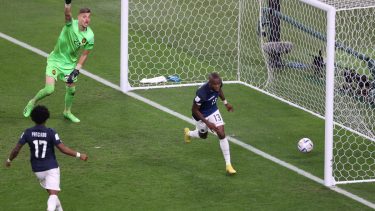 Enner Valencia anotó su sexto gol mundialista. 