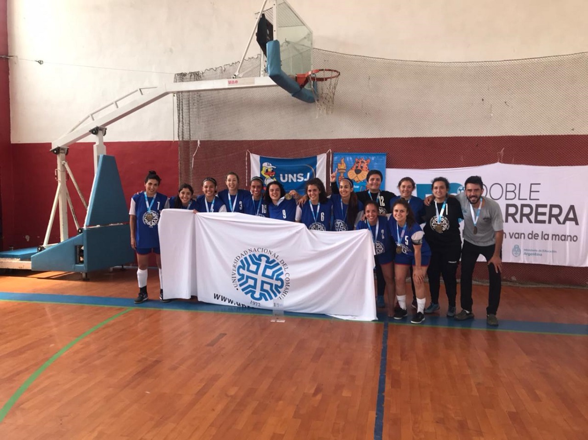 El equipo de futsal de mujeres de la UNC trajó la primera medalla dorada de la universidad. Foto: https://www.uncoma.edu.ar/