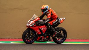 Juan Solorza se juega todo por el título en el Superbike Argentino