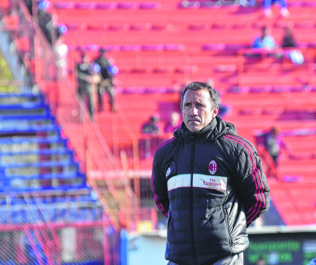 Diego Landeiro dirigió varios años a Deportivo Roca y luego a La Amistad de Cipolletti. FOTO: ANDRES MARIPE