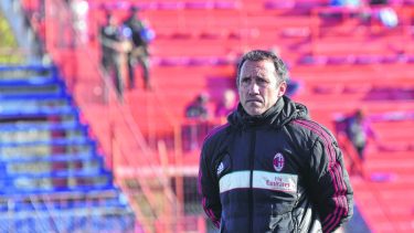 Diego Landeiro dirigió varios años a Deportivo Roca y luego a La Amistad de Cipolletti. FOTO: ANDRES MARIPE