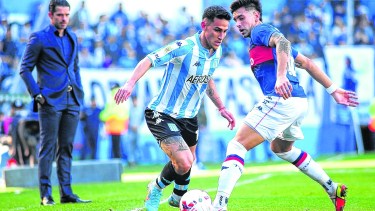 El equipo de Gago viene de quedarse con las manos vacías en la Liga y necesita la victoria. 