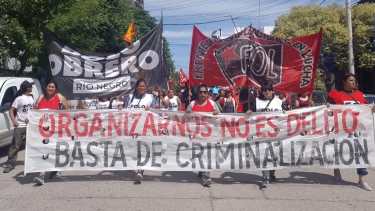 Polo Obrero y FOL se unieron para sumarse a la protesta nacional por el aumento del salario mínimo. foto: Matías Subat