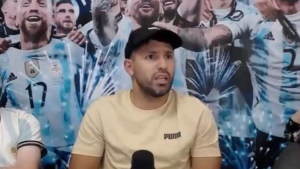 Mundial Qatar 2022: la furia del Kun Agüero porque no lo dejaron entrar a la concentración argentina