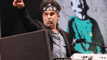 Andrés Calamaro la rompió en el Movistar Arena: videos y comentario de un show inolvidable