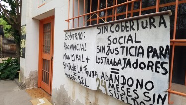 Trabajadores bloquean la obra del Museo de la Sidra en La Reginense y exigen pago de sueldos adeudados