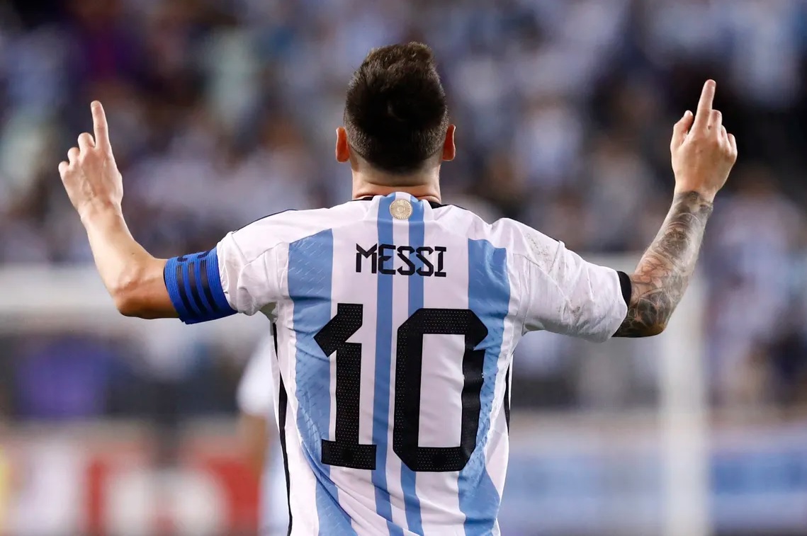Como se esperaba, Lionel Messi usará la "10". 