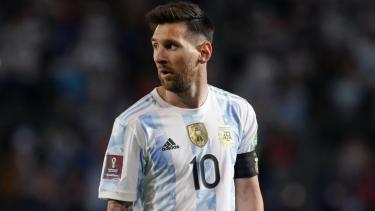 Lionel Messi está preocupado, y con razón. Más allá de los astros, la Selección Argentina depende de sí misma.-