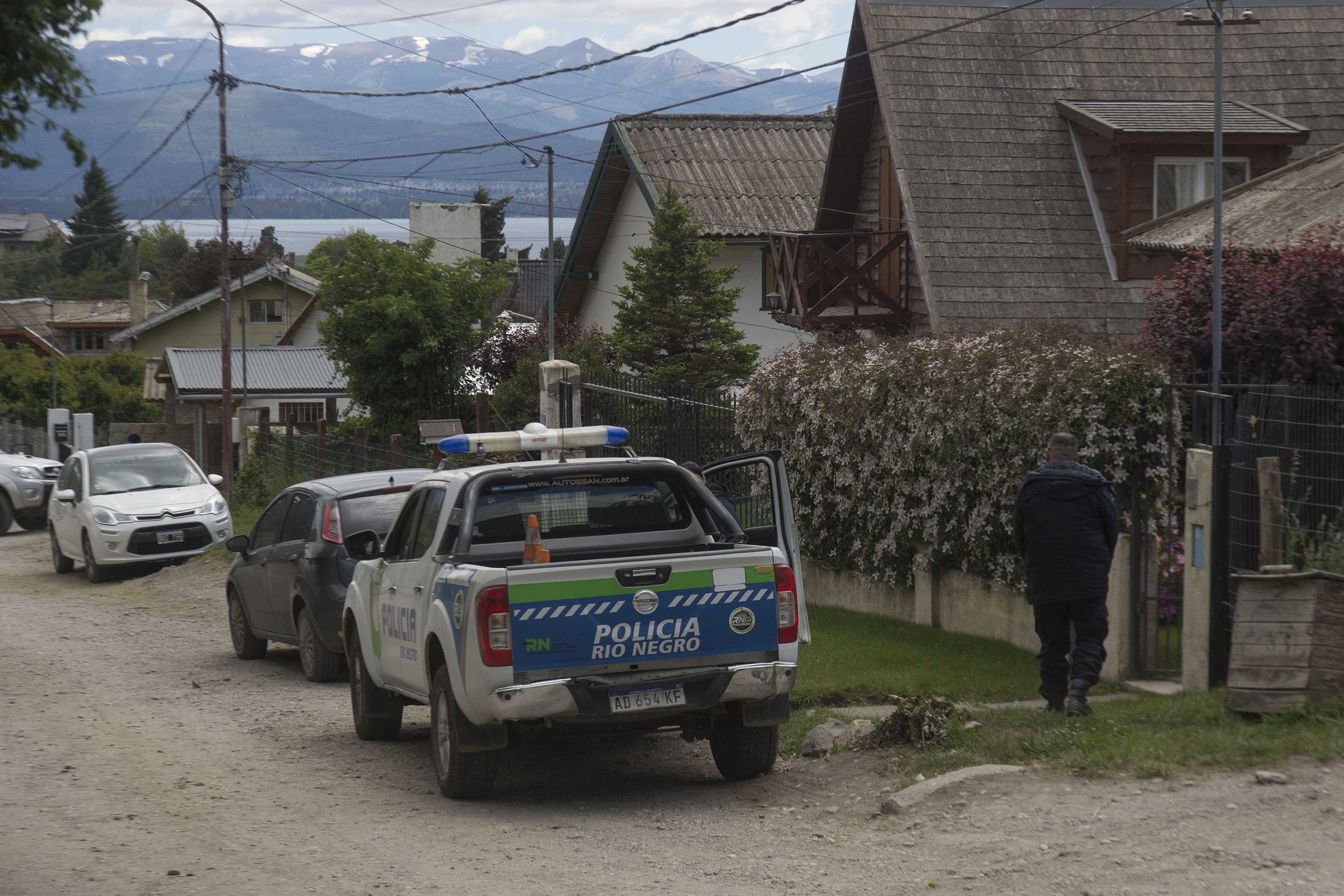 El allanamiento en Bariloche se realizó en la calle Amancay, en Melipal (Foto: Marcelo Martínez)