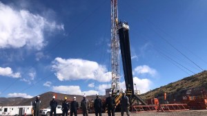 Vaca Muerta en Mendoza: Petroleros amenaza con paro total ante el retiro del equipo de YPF