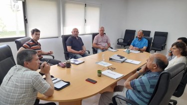 El secretario de Fruticultura, Facundo Fernández, analizó junto a técnicos y referentes del sector el impacto de las heladas de la semana pasada.