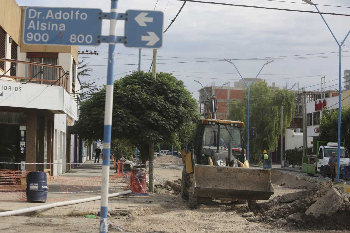 La obra sobre las calles Avenida Roca y  Alsina fue finalizada. Foto: Juan Thomes. 