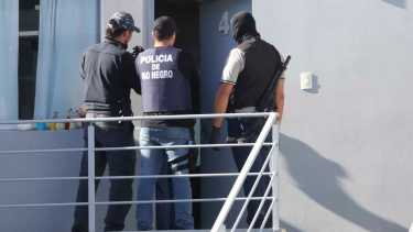 Por ello ahora la investigación entró en una fase de análisis fino de todo el material secuestrado en los allanamientos . Foto Juan Thomes