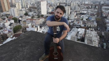 El viedmense Luciano Nacci: cine, música y una historia que nació en los subtes porteños
