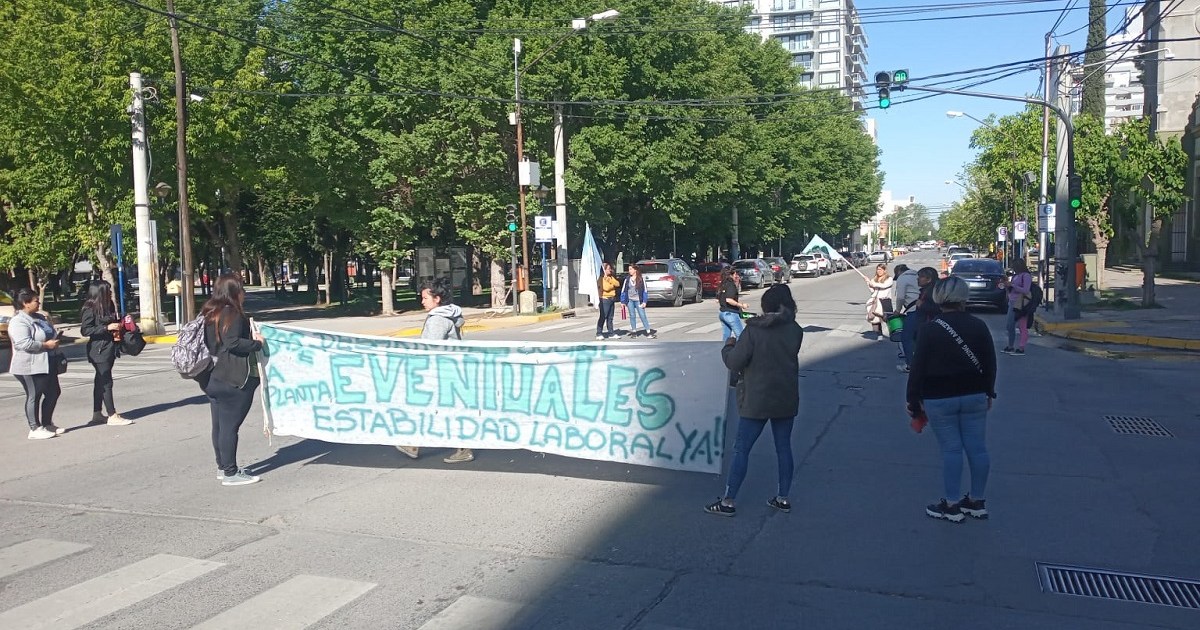 Trabajadores De Ate Levantaron El Corte En El Centro De Neuquén