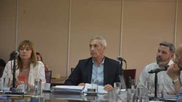 El ministro de Economía asistió a la Legislatura para explicar el presupuesto. Foto: Yamil Regules.