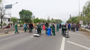 Corte de Ruta 22 y protestas en los hospitales de Neuquén: no hay limpieza ni seguridad
