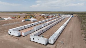 Así se ve el principal campamento del gasoducto a Vaca Muerta en Río Negro