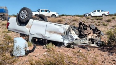 En total, tres hombres terminaron heridos por el choque frontal. 