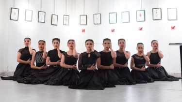 Jam de dibujo con modelo en vivo y jazz improvisado, en Roca