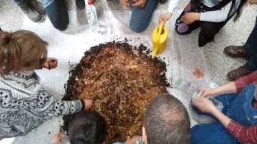 La cátedra libre Tierra, Territorio y Soberanía Alimentaria del asentamiento de San Martín de los Andes de la Universidad Nacional del Comahue participó del primer informe sobre soberanía alimentaria. (Gentileza).-