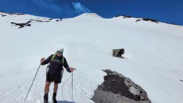 «¡Rajá Juan!» La historia del neuquino que estuvo a 500 metros del cráter del volcán Villarrica en alerta amarilla