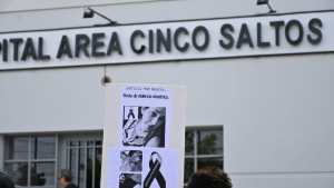 Entregaron el cuerpo pero sigue el silencio oficial por presunto caso mala praxis en Cinco Saltos