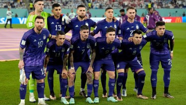 El equipo inicial que enfrentó a Polonia.