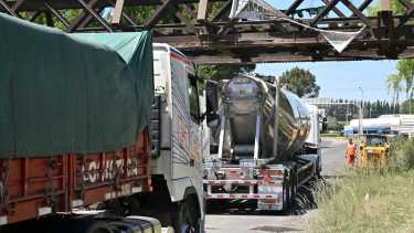 En enero del 2022 se registró el último choque que provocó que se limitará el servicio hacia Cipolletti. Foto Archivo 
